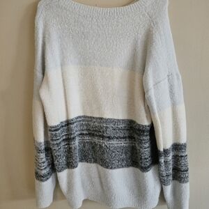 Cozy Women's Sweater in Gray and White